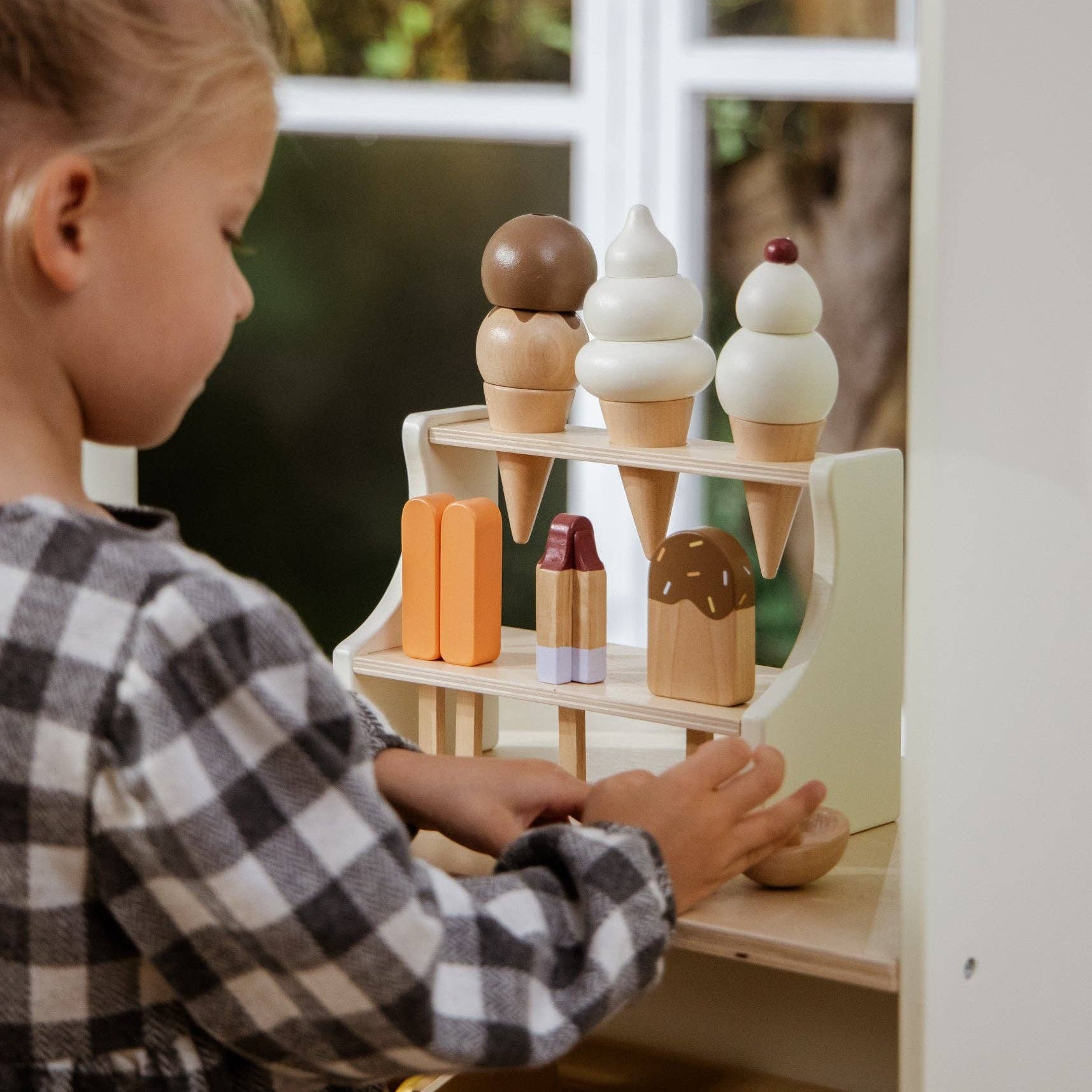 Open-ended speelgoed: waarom minder speelgoed zorgt voor meer fantasie