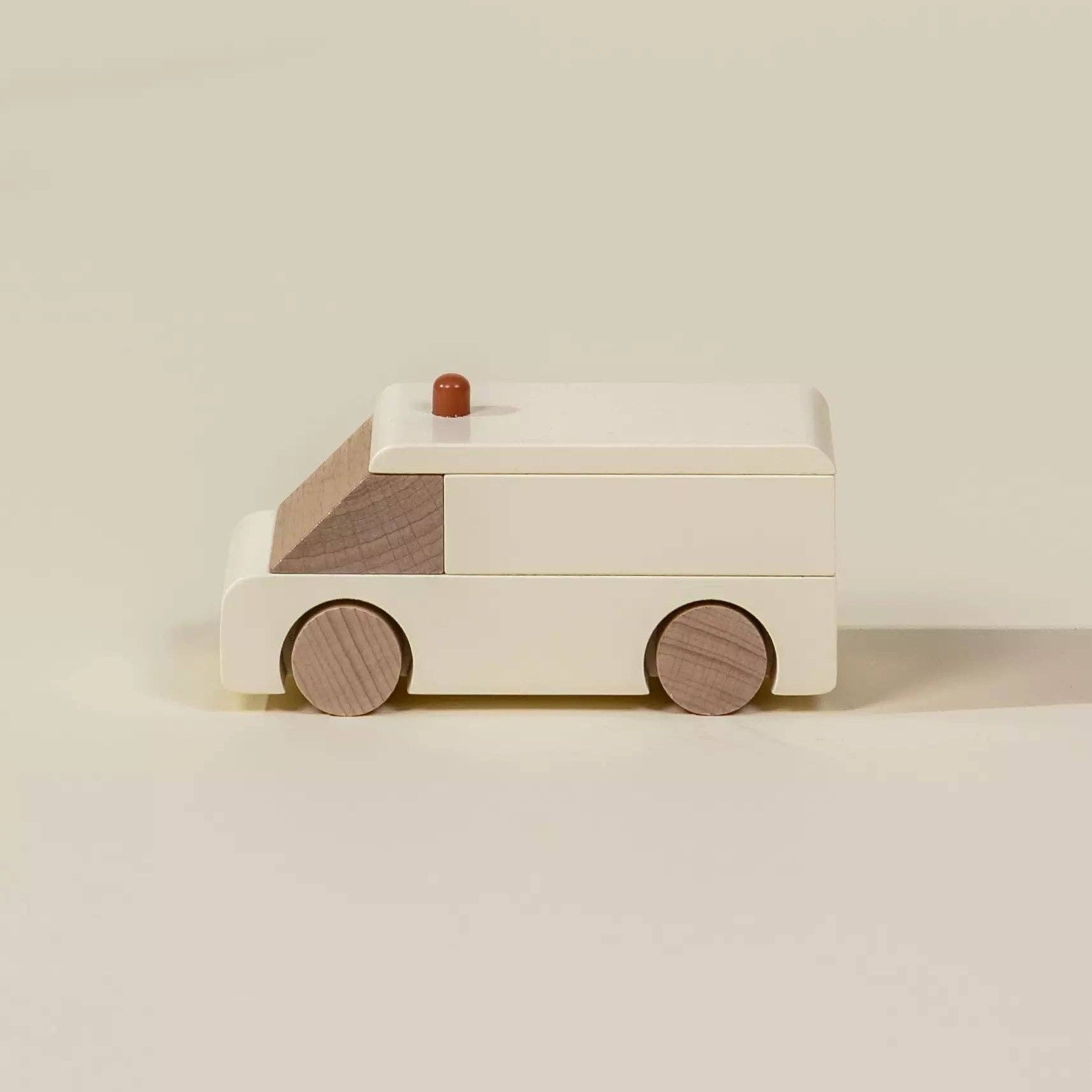 Houten Ambulance | Stevig houten stadsvoertuig