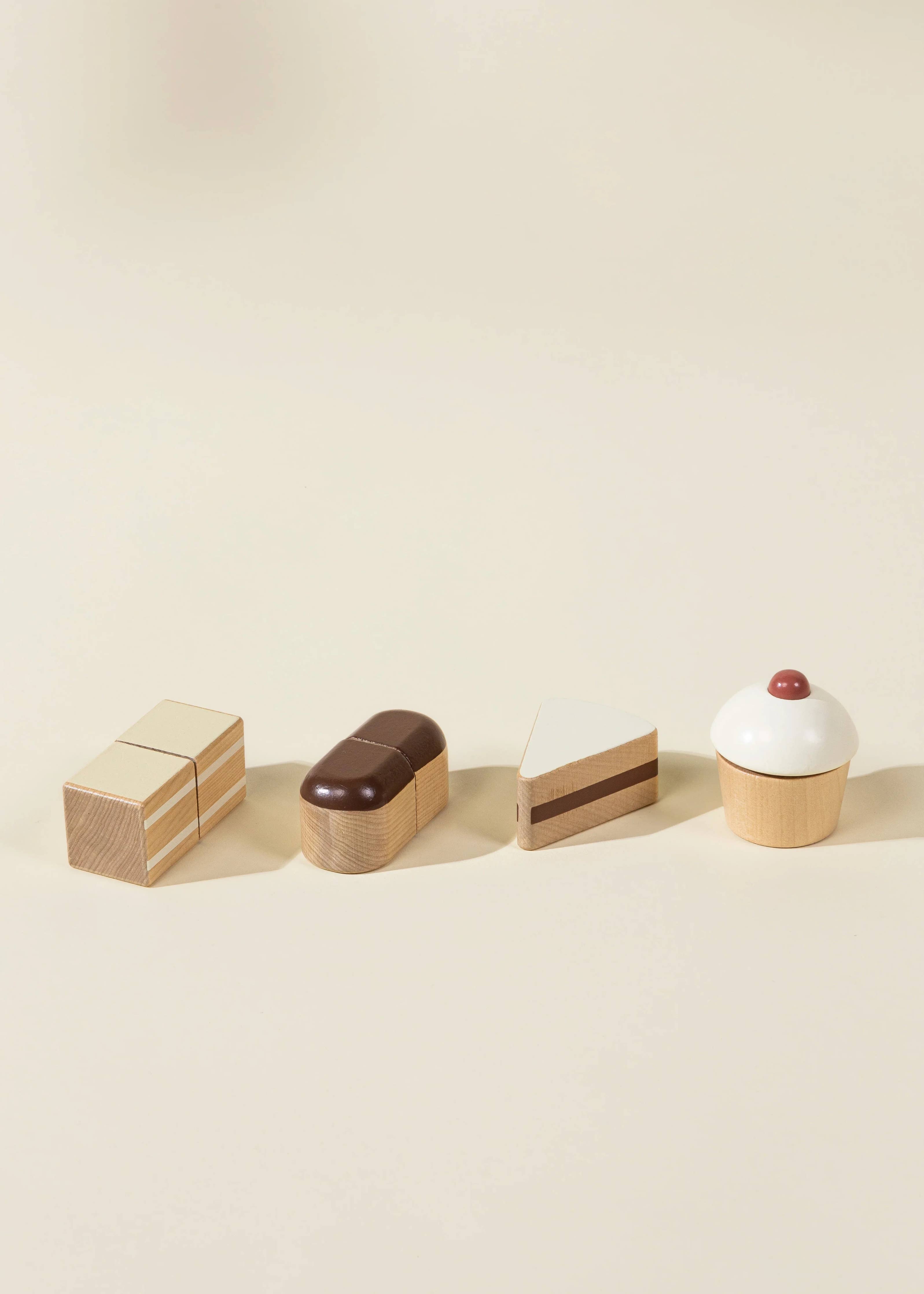 Houten Desserttoren | Speeltoren met 8 kleurrijke zoete lekkernijen